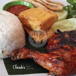 Lalapan Ayam Bakar Tahu Tempe Terong Nasi