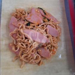 Hot Pangsit Mie Goreng Sosis