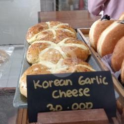 Korean Garlic Bread