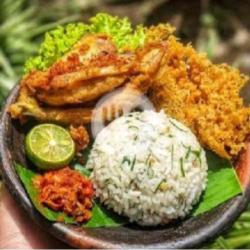 Nasi Daun Jeruk Ayam Serundeng Bertiga