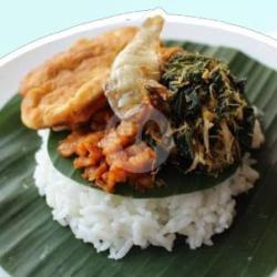 Nasi Urap Telur Dadar/ceplok