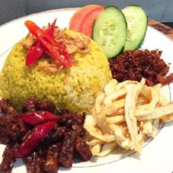 Nasi Kuning Tempe/tahu Bacem