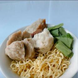 Cuanki Plus Bakso (urat, Cincang, Keju, Naga Pedas)