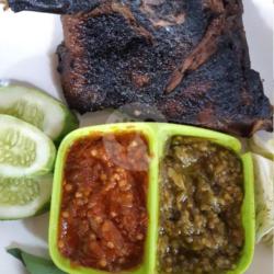 Paha Bebek Bakar   Lalapan   Sambal