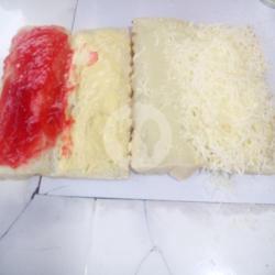 1/2 Keju Susu   1/2 Stobery Susu