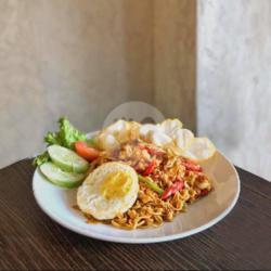 Mie Nyemek Telur