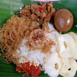 Nasi Uduk   Telur Bulat Semur