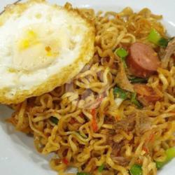 Mie Goreng Mata Sapi