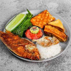 Nasi Tempong Nila