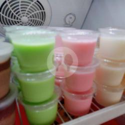 Puding Sutra Stroberi