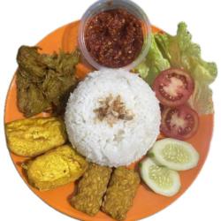 Nasi Ayam Goreng Sambal Merah