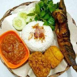 Nasi Lele Penyet