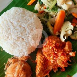 Panas Campur 3 (nasi Ayam Pedes Perkedel Sayur Capcay)