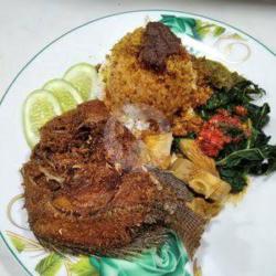 Nasi Ikan Mujair Goreng