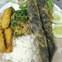 Nasi Urap Tempe Lele