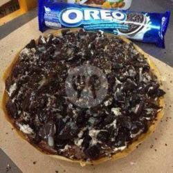 Blackforest Oreo Keju (pizza)