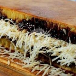 Martabak Bangka Kismis Coklat Keju Susu