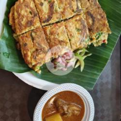 Martabak Kuah Kari Daging  1 Es Timun