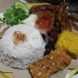 Nasi   Ayam   Ati   Tempe   Tahu