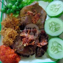 Empal Sapi Goreng Serundeng