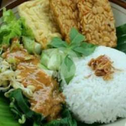 Nasi Pecel Tempe Tahu