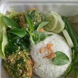 Nasi Ayam Goreng Sambal Cabe Rawit Ijo