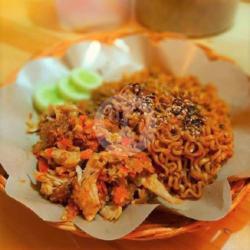 Mie Pedass Ayam Geprek Sambel Ijo/goang