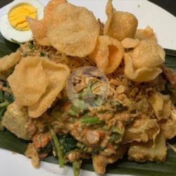 Gado Gado   Lontong   Telor Dadar