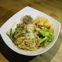 Pangsit Mie Pedas Bakso