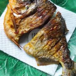 Ikan Bawal Goreng
