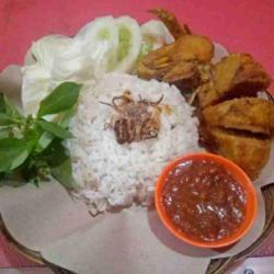 Ayam Tahu Tempe Nasi Uduk