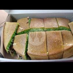 Martabak Srikaya Kacang