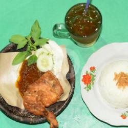 Ayam Goreng Mantap Besar Sambal Lamongan