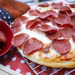 Pizza Pepperoni Besar