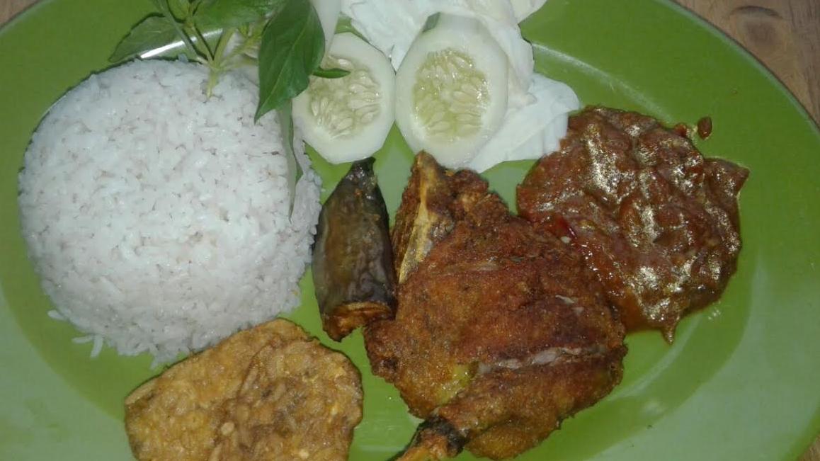 Ayam Penyet Jogjakarta Cabang Pembangunan, Km. 12