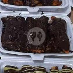 Varian Coklat Dengan Toping Coklat Parut