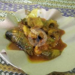 Nasi Campur Ikan Nila Bumbu Kuning