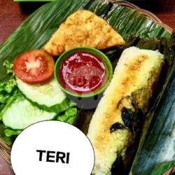 Nasi Bakar Isi (teri)   Tahu   Sambal Dan Lalapan