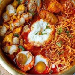 Seblak Siomay Pedas Neraka(mie Siomay Telor Ceplok Sosis Baso Dan Scalop)