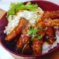 Rice And Spicy Chiken Wings