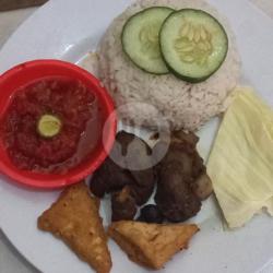 Nasi Lalapan Tahu Tempe Ati Ampla