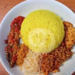 Nasi Kuning Pindang Tongkol