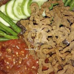 Nasi Lalapan Usus Goreng