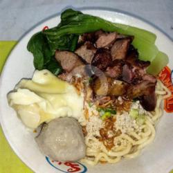 Pangsit Mie Istimewa