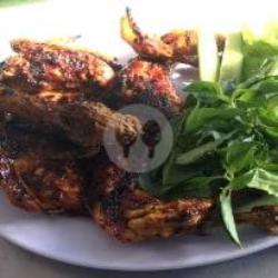 Ayam Bakar Pejantan Utuh