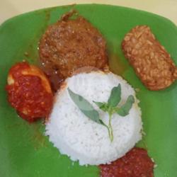 Nasi  Rendang Daging Telur Bulet  Tempe Goreng Balok  Sambel