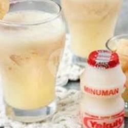 Ice Lychee Fresh Milk   Yakult