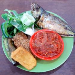 Ikan Laut Goreng (belum Nasi)