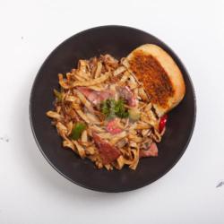 Black Pepper Beef Fettuccine (small)