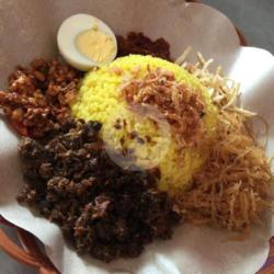 Nasi Kuning Khas Manado